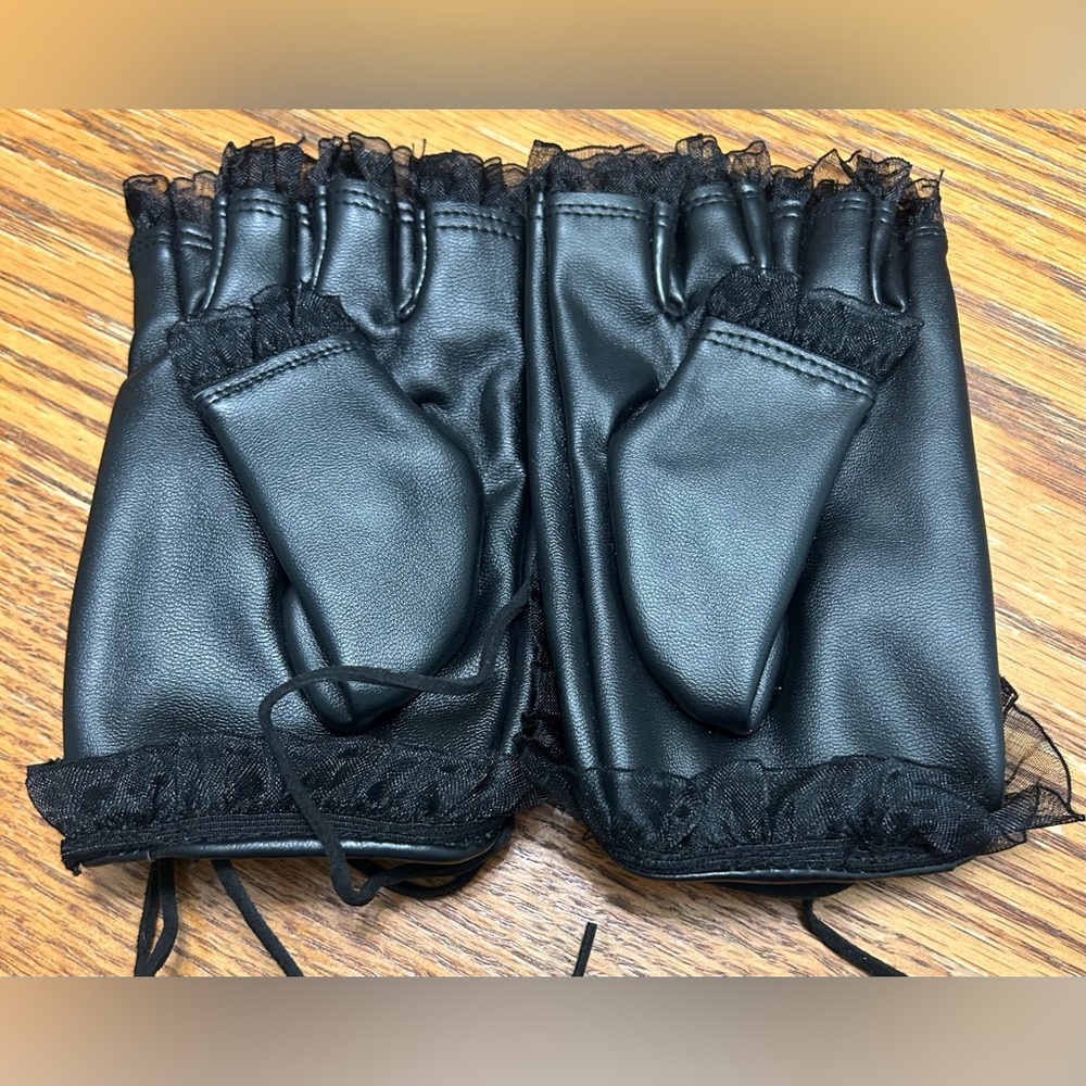 NWOT Black Faux Leather Lace Trim Fingerless Gloves